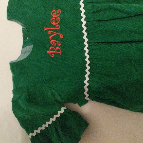 S u c r a e size 24 months monogramed "Baylee" Christmas outfit romper - Picture 4 of 7